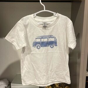 The beach is calling tee